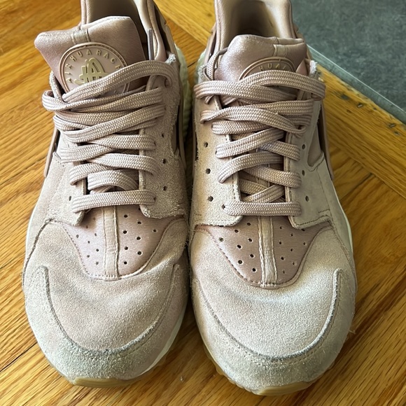 Nike Air Huaraches, size US9, women’s - Picture 2 of 6